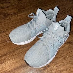 Puma tennis shoes. Gray-size 8
